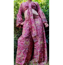 Boho Fashion két részes fesztiválruha bő fazonú, magas derekú nadrággal, bő szabású hosszú ujjú fölsővel piros-aranysárga színben 