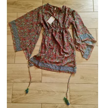Boho Fashion elegáns mell alatt húzott, elegáns bővülő ujjú tunika piros-zöld színekkel 