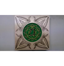 Szívcsakrás Turáni ornamentikus mintájú falilámpa
