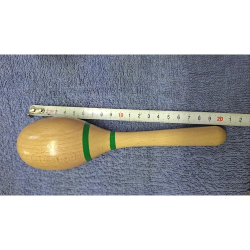 Maracas fa kézi csörgő 20 cm zöld csíkozással hanganyaggal