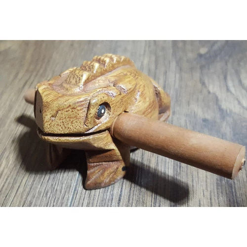 Békahang 10 cm-es méretben