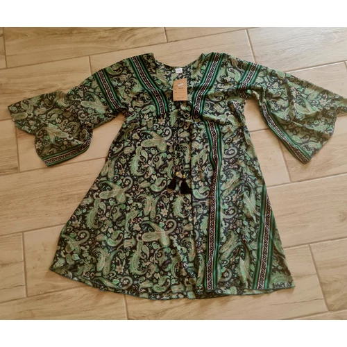Boho Fashion elegáns mell alatt szabott,  bővülő ujjú tunika fekete-zöld színekkel 