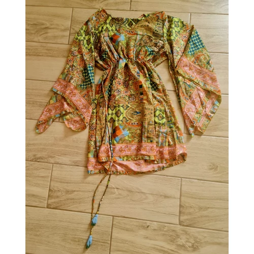Boho Fashion elegáns mell alatt húzott, bővülő ujjú tunika zöld-kék-narancs színekkel 