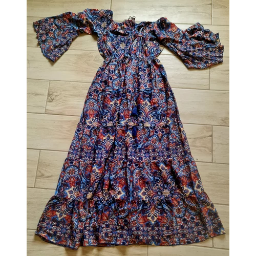 Boho Fashion sötétkék-piros mintás földig érő ruha, mell alatt húzott, bővülő ujjú fazonnal 