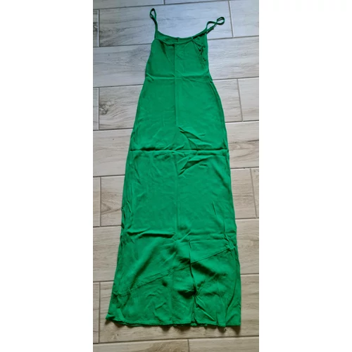 Enyhén bővülő hosszú zöld spagettipántos ruha